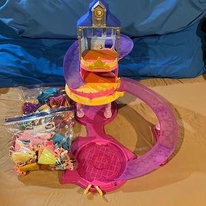 Disney Princess magiclip castle, magiclip dolls, rubber dress